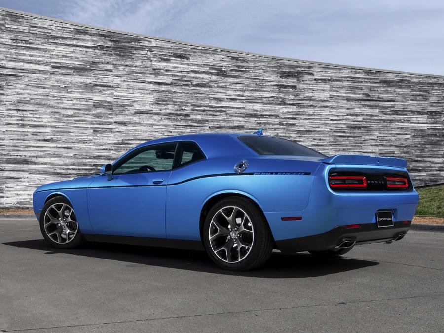  Dodge Challenger SXT 2015 года  (фото 44 из 59)